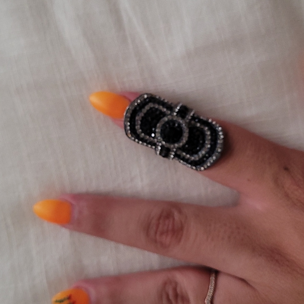 Black ring